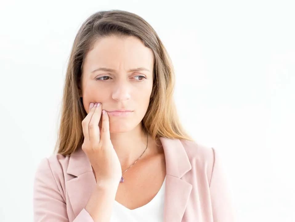 Opuchnięcie twarzy przyczyny: najczęstsze powody i co z tym zrobić