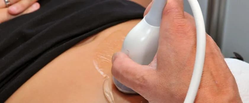 Płyn w zatoce douglasa objawy: co powinno Cię zaniepokoić?