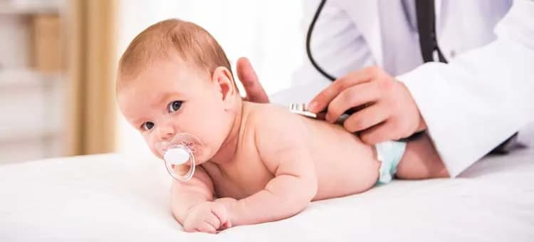 Mokry kaszel u niemowlaka – kiedy konieczna wizyta u lekarza?