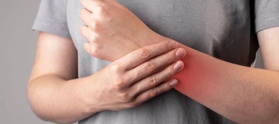 Skuteczne sposoby na ból stawów: leki, domowe metody i dieta