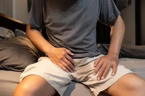 Częstomocz przyczyny: poznaj niebezpieczne powody częstego oddawania moczu