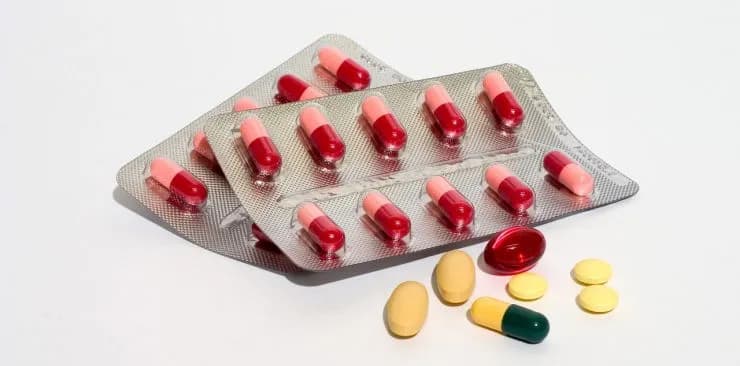 Leki na cholesterol rano czy wieczorem – kiedy są najskuteczniejsze?