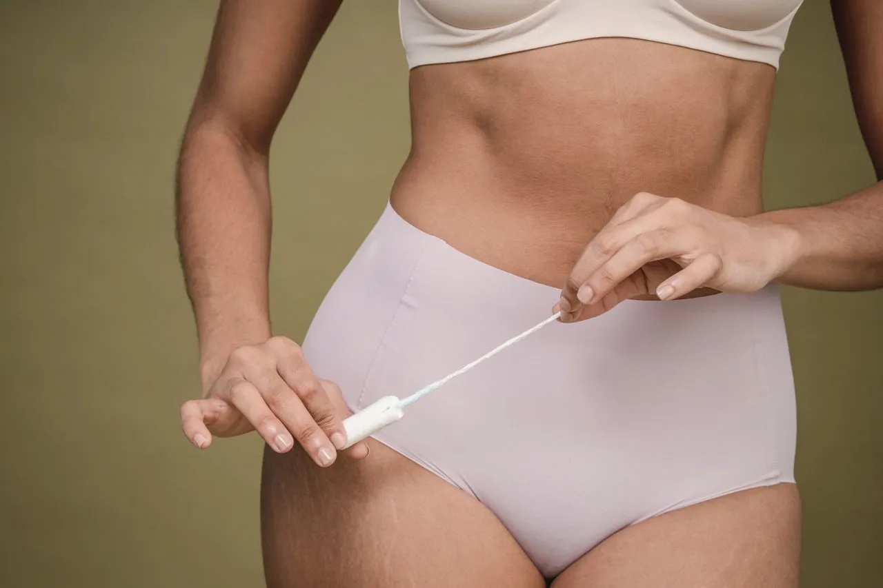 Jak powstrzymać miesiączkę: skuteczne metody i ważne ostrzeżenia